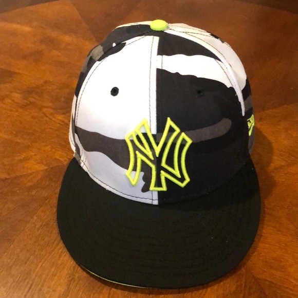 New Era Other - New Era New York Yankees Camouflage Neon Hat 7 1/4